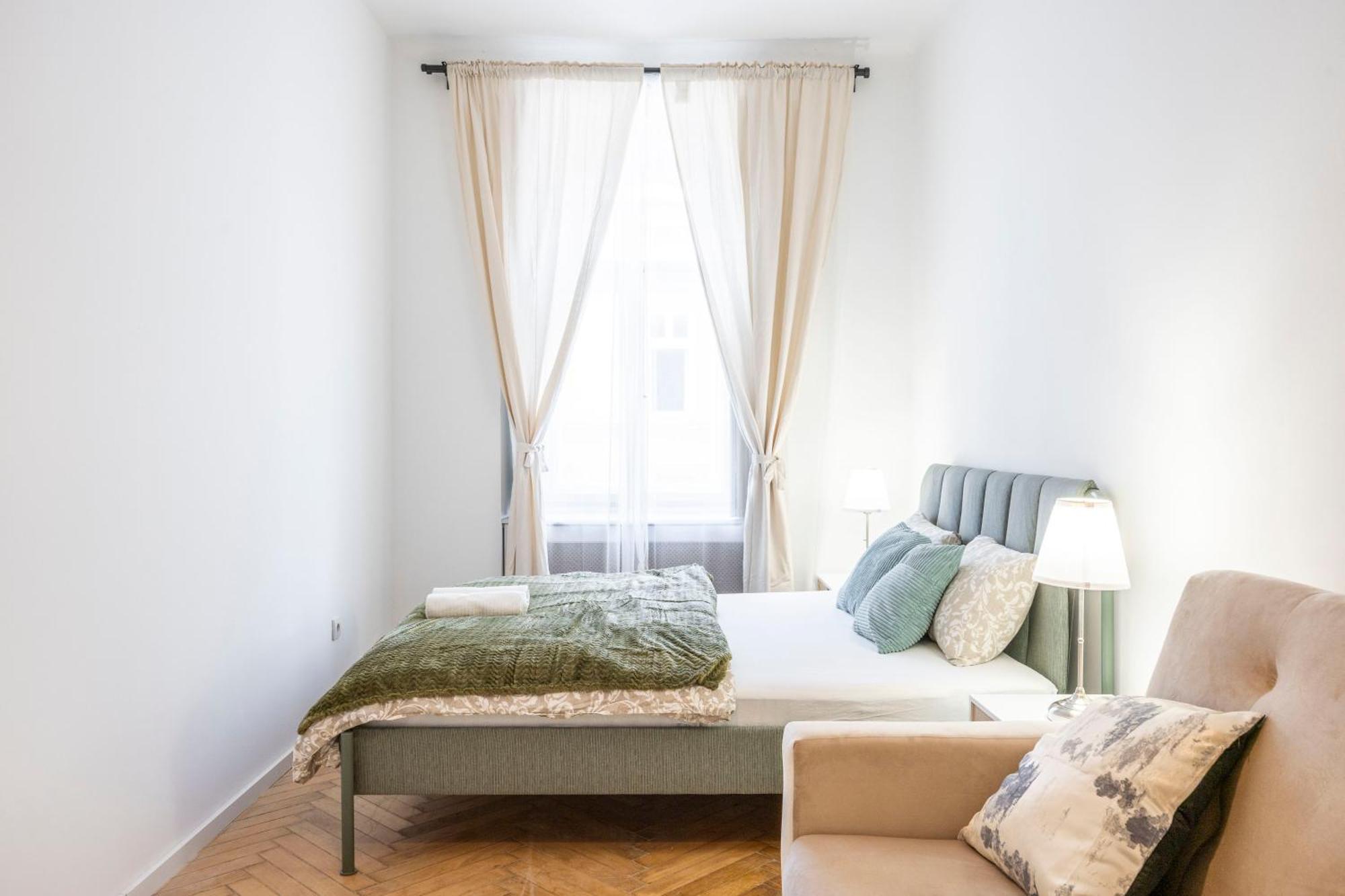 Charming & Cozy Central Apartment In The King Street 布达佩斯 外观 照片